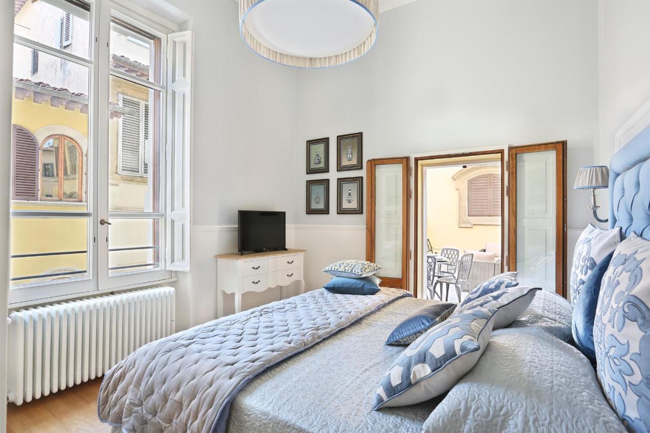 Design Apartment In The Heart Of Florence - Hosted By Sweetstay Bagian luar foto