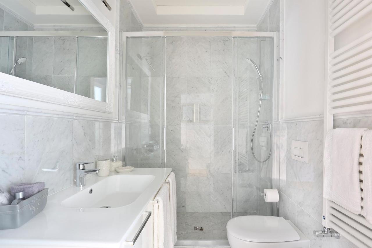 Design Apartment In The Heart Of Florence - Hosted By Sweetstay Bagian luar foto