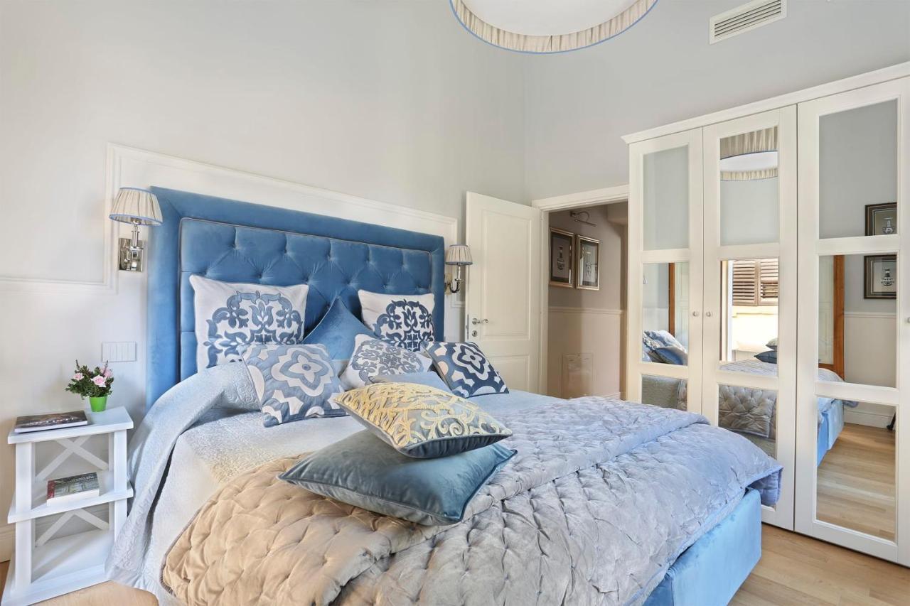 Design Apartment In The Heart Of Florence - Hosted By Sweetstay Bagian luar foto