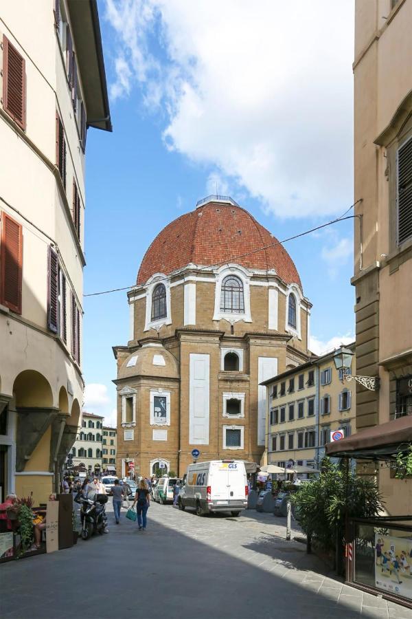 Design Apartment In The Heart Of Florence - Hosted By Sweetstay Bagian luar foto